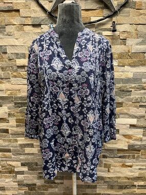 S JOHN’S BAY Navy Floral Button-Front Tunic Top